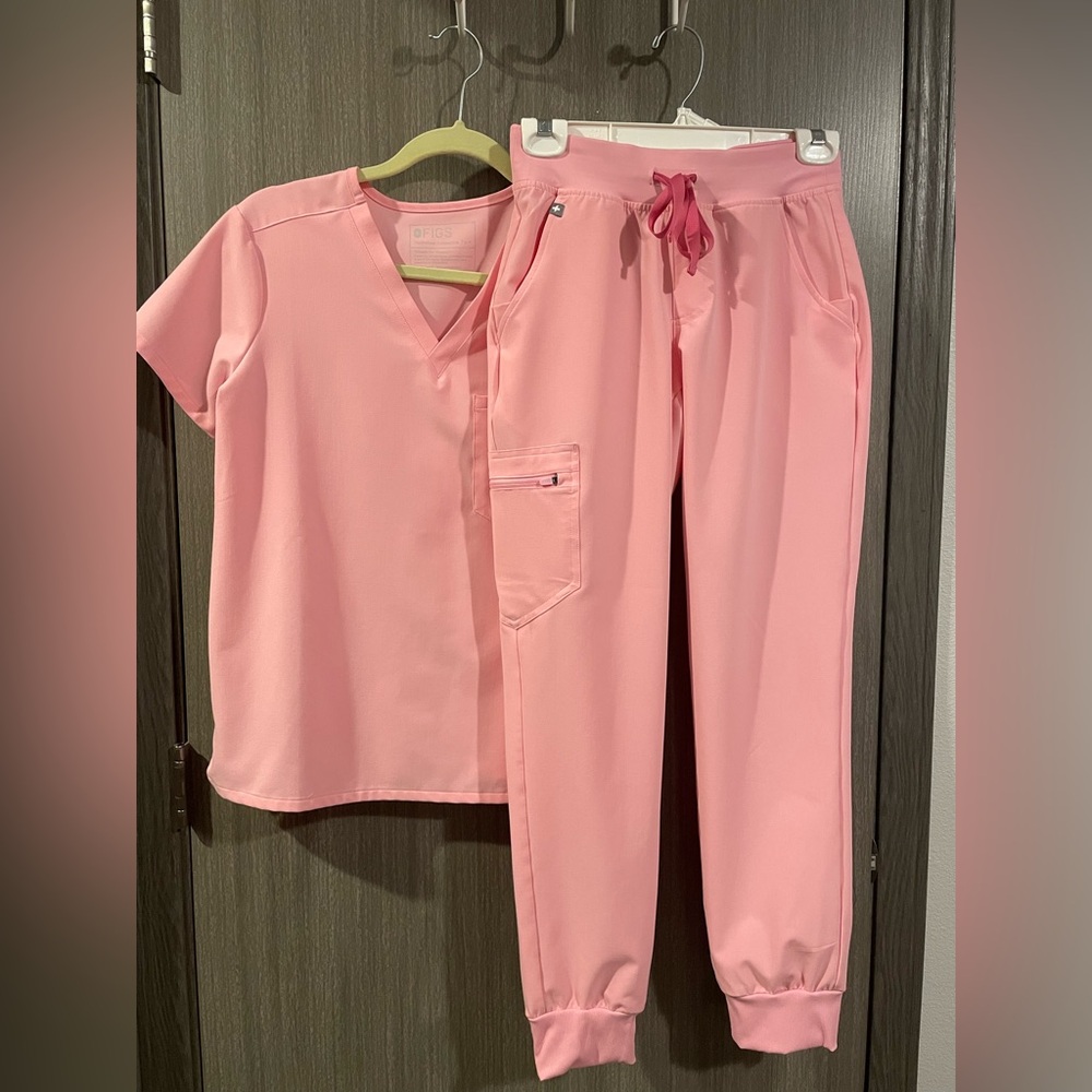FIGS FIGHT CLUB PINK SCRUB SET